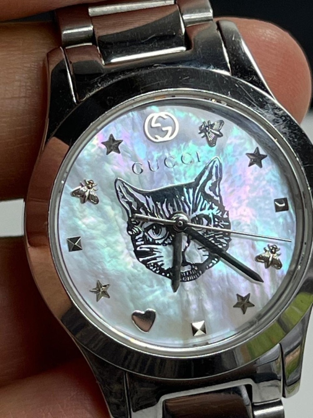 Gucci Silver Stainless Steel Watch with Mother-of-Pearl Cat Dial - Picture 15 of 16